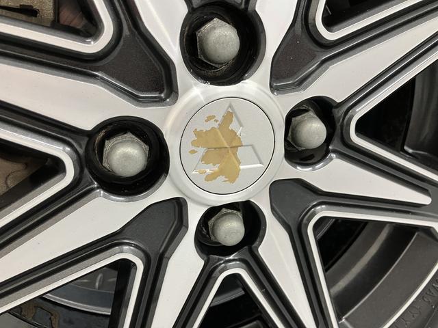 eKカスタムTセーフティパッケージベンチシート アイドリングストップ車 運転席シートヒーター オートライト ディスチャージヘッドライト フロントフォグランプ オートハイビーム 社外メモリーナビ CD DVD USB Bluetooth(愛媛県)の中古車