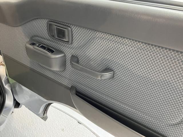 ハイゼットトラックＥＸＴ４ＷＤ　ミッション車　エアコン　パワステ　パワーウィンドウ　キーレスエントリー（愛媛県）の中古車