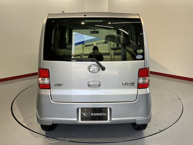 ムーヴコンテＸ２ＷＤ　ハロゲンヘッドライト　ベンチシート　アイドリングストップ車　盗難防止装置　オートエアコン　純正ＣＤデッキ　ＣＤ　ＡＭ　ＦＭ　運転席・助手席エアバック　電動格納ミラー　現状車（愛媛県）の中古車