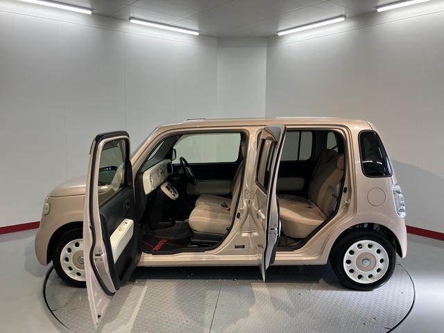 ミラココアココアＸ２ＷＤ　ＣＶＴ車　ＣＤ　ラジオ　エアコン　パワステ　パワーウィンドウ　アイドリングストップ　ベンチシート　盗難防止システム　電動格納ドアミラー　キーフリーシステム（愛媛県）の中古車