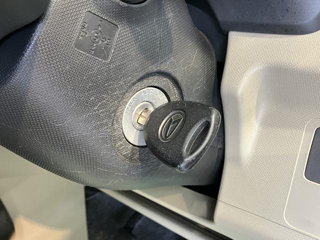 ムーヴＬ２ＷＤ　ＣＶＴ車　アイドリングストップ　ベンチシート　マニュアルエアコン　パワステ　パワーウィンドウ　運転席エアバッグ　助手席エアバッグ　純正アルミホイール（愛媛県）の中古車