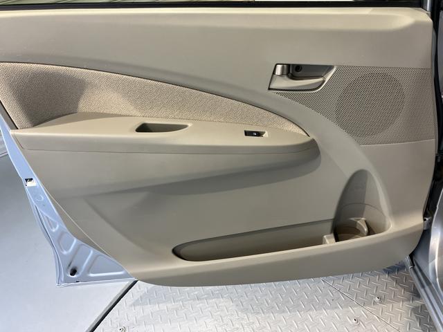 ムーヴＬ２ＷＤ　ＣＶＴ車　アイドリングストップ　ベンチシート　マニュアルエアコン　パワステ　パワーウィンドウ　運転席エアバッグ　助手席エアバッグ　純正アルミホイール（愛媛県）の中古車