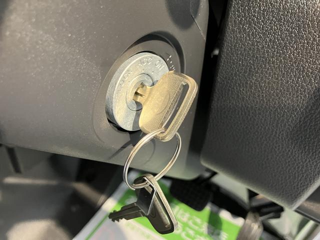 ハイゼットトラックスタンダード２ＷＤ　ＣＶＴ　エアコン　パワステ　ラジオ　運転席助手席エアバッグ　アイドリングストップ　スマートアシスト（愛媛県）の中古車