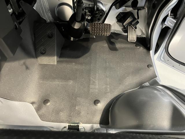 ハイゼットトラックスタンダード２ＷＤ　ＣＶＴ　エアコン　パワステ　ラジオ　運転席助手席エアバッグ　アイドリングストップ　スマートアシスト（愛媛県）の中古車