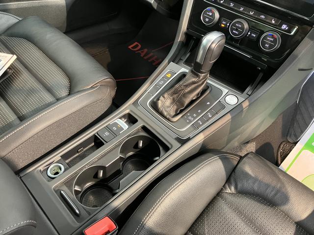 ＶＷ ゴルフＴＤＩハイライン　マイスターディーゼル車　純正ナビ　バックカメラ　地上デジタルＴＶ　ＥＴＣ　プッシュボタン　電動パーキング　運転席パワーシート　ＬＥＤヘッドライト　オートライト　アイドリングストップ（愛媛県）の中古車