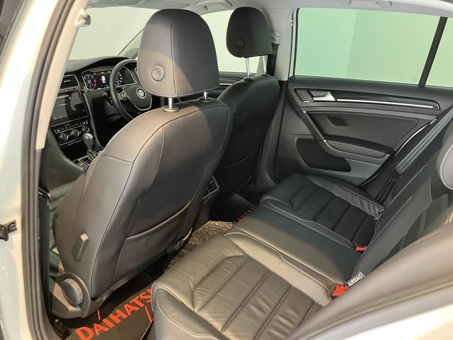 ＶＷ ゴルフＴＤＩハイライン　マイスターディーゼル車　純正ナビ　バックカメラ　地上デジタルＴＶ　ＥＴＣ　プッシュボタン　電動パーキング　運転席パワーシート　ＬＥＤヘッドライト　オートライト　アイドリングストップ（愛媛県）の中古車
