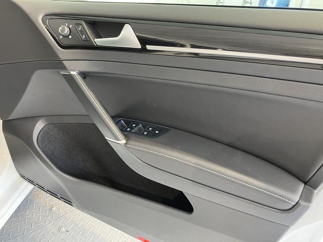 ＶＷ ゴルフＴＤＩハイライン　マイスターディーゼル車　純正ナビ　バックカメラ　地上デジタルＴＶ　ＥＴＣ　プッシュボタン　電動パーキング　運転席パワーシート　ＬＥＤヘッドライト　オートライト　アイドリングストップ（愛媛県）の中古車