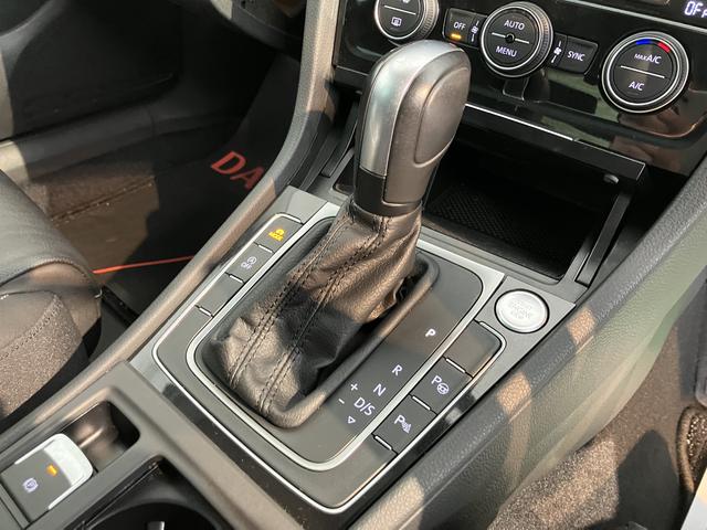 ＶＷ ゴルフＴＤＩハイライン　マイスターディーゼル車　純正ナビ　バックカメラ　地上デジタルＴＶ　ＥＴＣ　プッシュボタン　電動パーキング　運転席パワーシート　ＬＥＤヘッドライト　オートライト　アイドリングストップ（愛媛県）の中古車