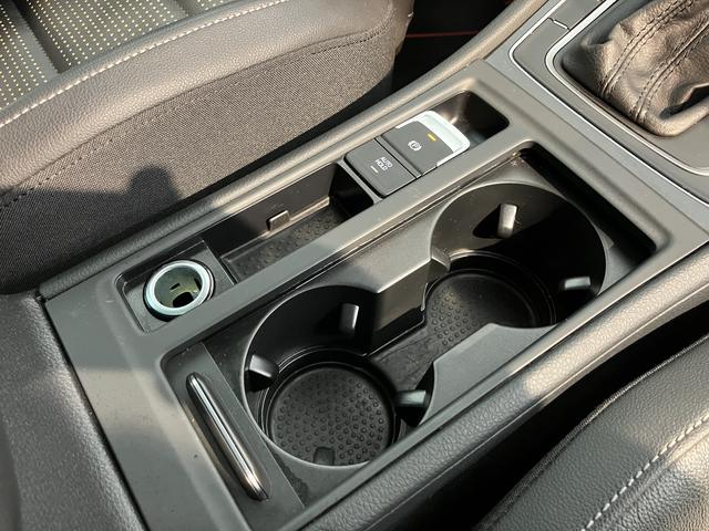 ＶＷ ゴルフＴＤＩハイライン　マイスターディーゼル車　純正ナビ　バックカメラ　地上デジタルＴＶ　ＥＴＣ　プッシュボタン　電動パーキング　運転席パワーシート　ＬＥＤヘッドライト　オートライト　アイドリングストップ（愛媛県）の中古車