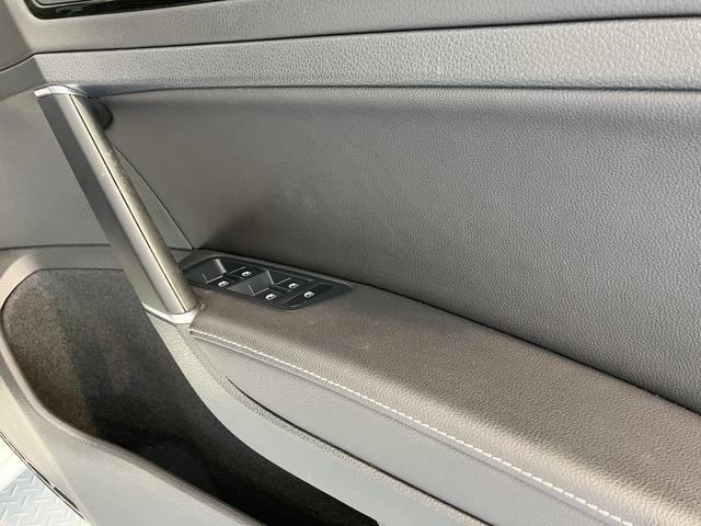 ＶＷ ゴルフＴＤＩハイライン　マイスターディーゼル車　純正ナビ　バックカメラ　地上デジタルＴＶ　ＥＴＣ　プッシュボタン　電動パーキング　運転席パワーシート　ＬＥＤヘッドライト　オートライト　アイドリングストップ（愛媛県）の中古車