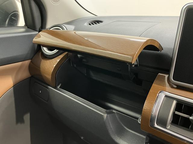 キャストスタイルＧ　プライムコレクション　ＳＡIII２ＷＤ　プッシュスタート　アイドリングストップ車　オートライト　オートマチックハイビーム　運転席・助手席シートヒーター　ベンチシート　ＬＥＤヘッドライト　フロントフォグランプ　盗難防止装置　純正ナビ（愛媛県）の中古車