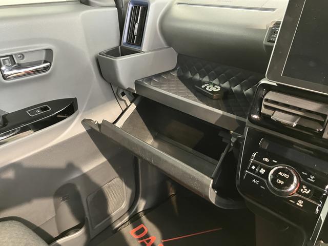 タントカスタムＲＳセレクション純正ナビ　フルセグＴＶ　バックカメラ　ＥＴＣ車載器　前後ドライブレコーダー　両側電動スライドドア　ＬＥＤヘッドライト　フォグランプ　プッシュスタート　前席シートヒーター　スマートアシスト（愛媛県）の中古車