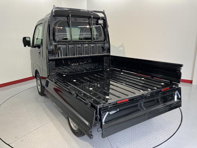 ハイゼットトラックジャンボエクストラ4WD プッシュスタート コーナーセンサー アイドリングストップ車 作業灯 オートライト オートマチックハイビーム LEDヘッドライト フロントフォグランプ 運転席・助手席エアバッグ オーディオレス(愛媛県)の中古車