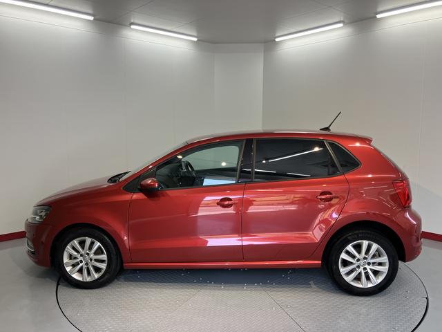 ＶＷ ポロＴＳＩコンフォートラインナビ　バックモニター　フルセグＴＶ　ＣＤ　ＤＶＤ　Ｂｌｕｅｔｏｏｔｈ　ＥＴＣ　ドラレコ　オートライト　ＬＥＤヘッドライト　オートライト　ＬＥＤヘッドライト　電動格納ドアミラー　純正アルミホイール（愛媛県）の中古車