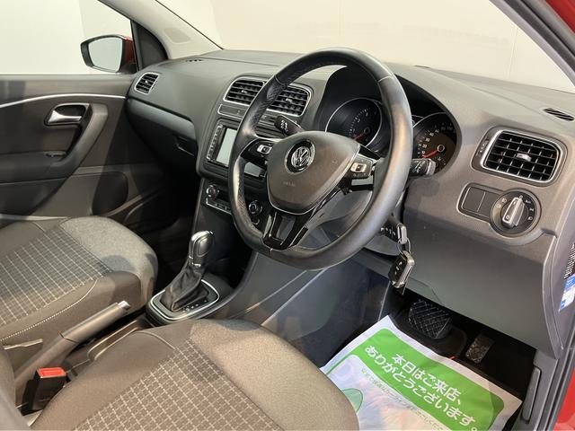 ＶＷ ポロＴＳＩコンフォートラインナビ　バックモニター　フルセグＴＶ　ＣＤ　ＤＶＤ　Ｂｌｕｅｔｏｏｔｈ　ＥＴＣ　ドラレコ　オートライト　ＬＥＤヘッドライト　オートライト　ＬＥＤヘッドライト　電動格納ドアミラー　純正アルミホイール（愛媛県）の中古車