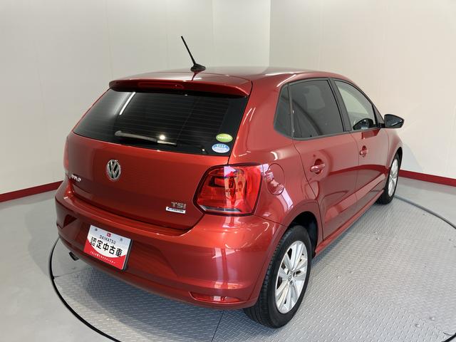 ＶＷ ポロＴＳＩコンフォートラインナビ　バックモニター　フルセグＴＶ　ＣＤ　ＤＶＤ　Ｂｌｕｅｔｏｏｔｈ　ＥＴＣ　ドラレコ　オートライト　ＬＥＤヘッドライト　オートライト　ＬＥＤヘッドライト　電動格納ドアミラー　純正アルミホイール（愛媛県）の中古車