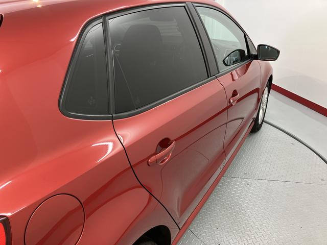 ＶＷ ポロＴＳＩコンフォートラインナビ　バックモニター　フルセグＴＶ　ＣＤ　ＤＶＤ　Ｂｌｕｅｔｏｏｔｈ　ＥＴＣ　ドラレコ　オートライト　ＬＥＤヘッドライト　オートライト　ＬＥＤヘッドライト　電動格納ドアミラー　純正アルミホイール（愛媛県）の中古車