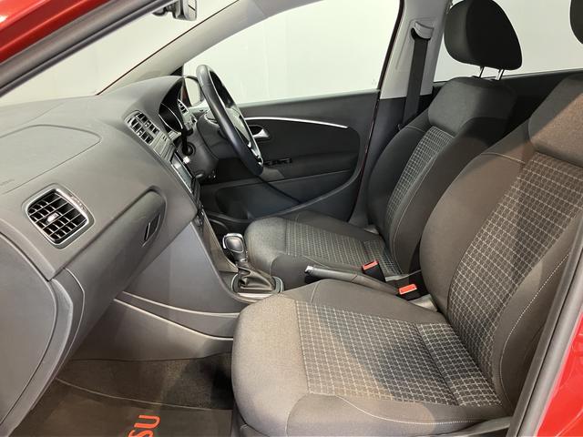 ＶＷ ポロＴＳＩコンフォートラインナビ　バックモニター　フルセグＴＶ　ＣＤ　ＤＶＤ　Ｂｌｕｅｔｏｏｔｈ　ＥＴＣ　ドラレコ　オートライト　ＬＥＤヘッドライト　オートライト　ＬＥＤヘッドライト　電動格納ドアミラー　純正アルミホイール（愛媛県）の中古車