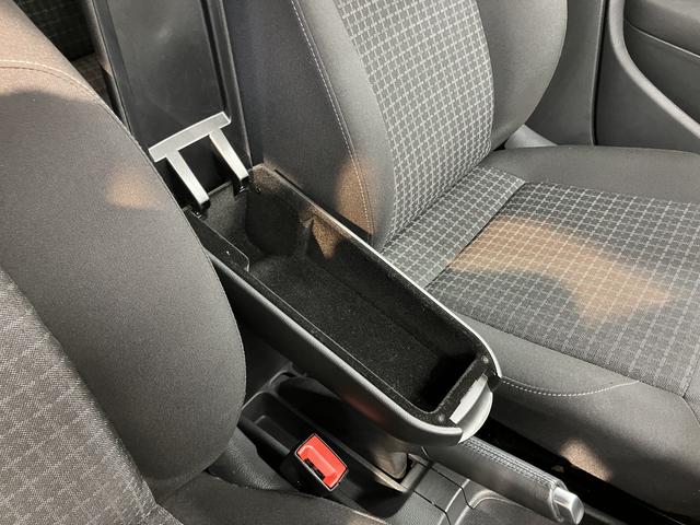 ＶＷ ポロＴＳＩコンフォートラインナビ　バックモニター　フルセグＴＶ　ＣＤ　ＤＶＤ　Ｂｌｕｅｔｏｏｔｈ　ＥＴＣ　ドラレコ　オートライト　ＬＥＤヘッドライト　オートライト　ＬＥＤヘッドライト　電動格納ドアミラー　純正アルミホイール（愛媛県）の中古車