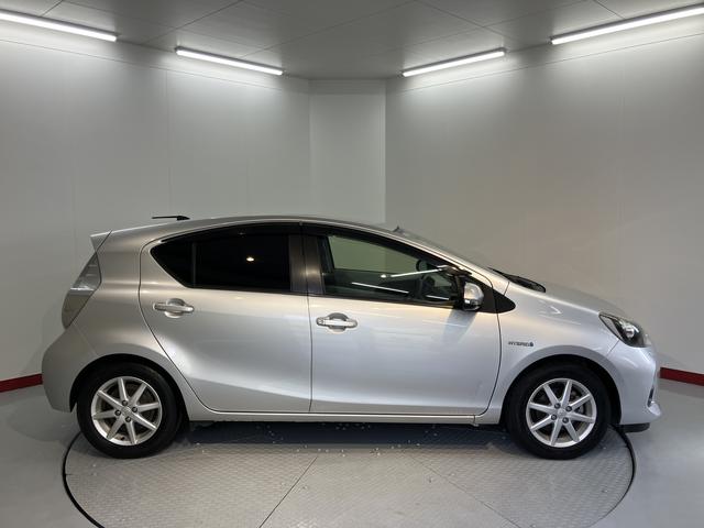 アクアＳ純正ナビ　バックモニター　フルセグＴＶ　ＣＤ　ＤＶＤ　Ｂｌｕｅｔｏｏｔｈ　社外ＥＴＣ　ドラレコ　前席シートヒーター　オートライト　ＬＥＤヘッドライト　プッシュスタート　電動格納ドアミラー（愛媛県）の中古車