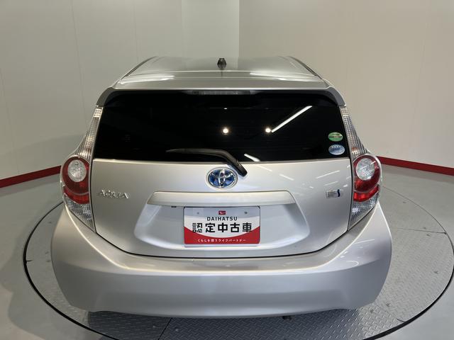 アクアＳ純正ナビ　バックモニター　フルセグＴＶ　ＣＤ　ＤＶＤ　Ｂｌｕｅｔｏｏｔｈ　社外ＥＴＣ　ドラレコ　前席シートヒーター　オートライト　ＬＥＤヘッドライト　プッシュスタート　電動格納ドアミラー（愛媛県）の中古車