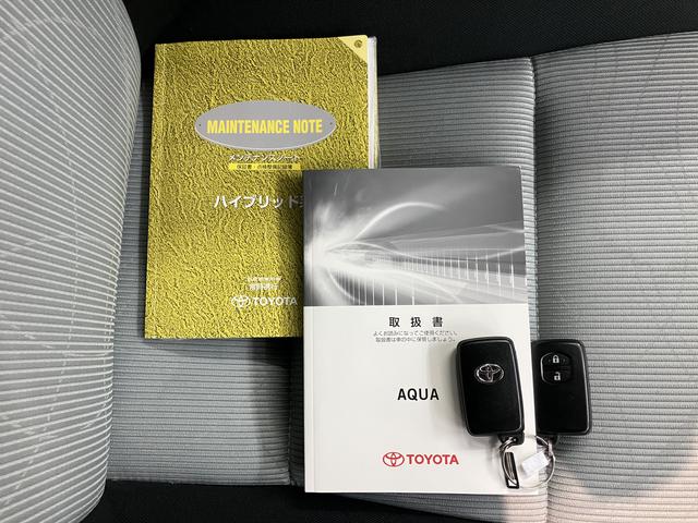 アクアＳ純正ナビ　バックモニター　フルセグＴＶ　ＣＤ　ＤＶＤ　Ｂｌｕｅｔｏｏｔｈ　社外ＥＴＣ　ドラレコ　前席シートヒーター　オートライト　ＬＥＤヘッドライト　プッシュスタート　電動格納ドアミラー（愛媛県）の中古車