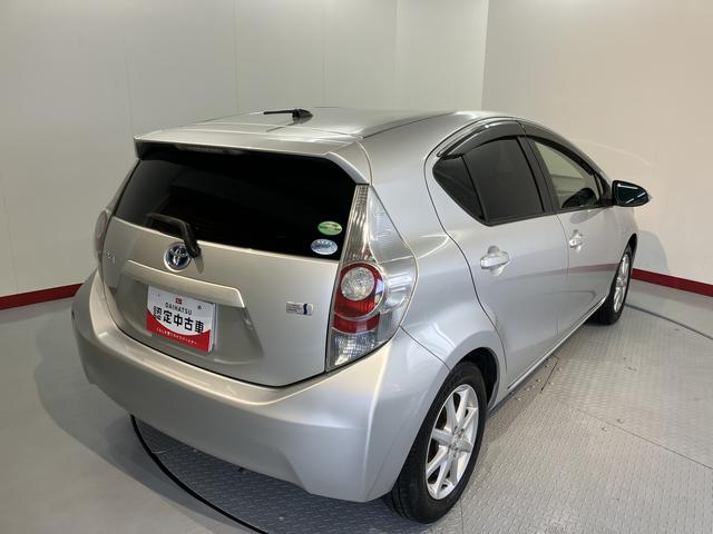 アクアＳ純正ナビ　バックモニター　フルセグＴＶ　ＣＤ　ＤＶＤ　Ｂｌｕｅｔｏｏｔｈ　社外ＥＴＣ　ドラレコ　前席シートヒーター　オートライト　ＬＥＤヘッドライト　プッシュスタート　電動格納ドアミラー（愛媛県）の中古車