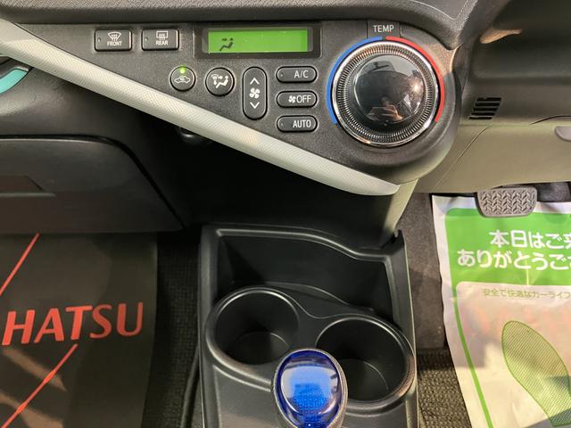 アクアＳ純正ナビ　バックモニター　フルセグＴＶ　ＣＤ　ＤＶＤ　Ｂｌｕｅｔｏｏｔｈ　社外ＥＴＣ　ドラレコ　前席シートヒーター　オートライト　ＬＥＤヘッドライト　プッシュスタート　電動格納ドアミラー（愛媛県）の中古車
