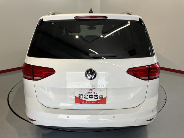 ＶＷ ゴルフトゥーランＴＳＩ　コンフォートラインナビ　バックモニター　Ｂｌｕｅｔｏｏｔｈ　ＥＴＣ　クルーズコントロール　プッシュスタート　アイドリングストップ　電動パーキング　オートライト　ＬＥＤヘッドライト　障害物センサー　衝突被害軽減システム（愛媛県）の中古車