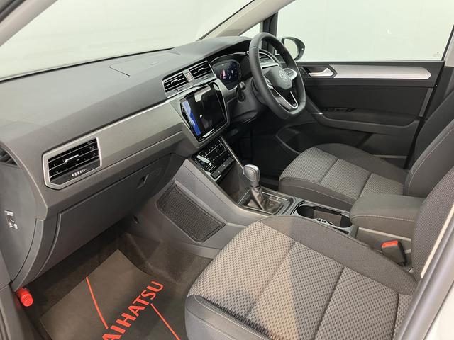 ＶＷ ゴルフトゥーランＴＳＩ　コンフォートラインナビ　バックモニター　Ｂｌｕｅｔｏｏｔｈ　ＥＴＣ　クルーズコントロール　プッシュスタート　アイドリングストップ　電動パーキング　オートライト　ＬＥＤヘッドライト　障害物センサー　衝突被害軽減システム（愛媛県）の中古車