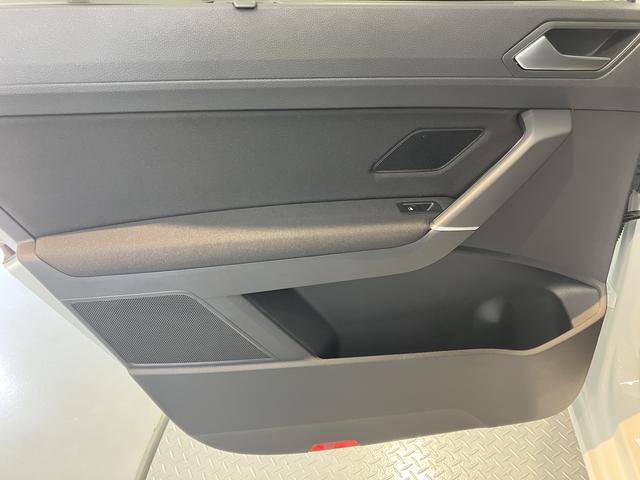 ＶＷ ゴルフトゥーランＴＳＩ　コンフォートラインナビ　バックモニター　Ｂｌｕｅｔｏｏｔｈ　ＥＴＣ　クルーズコントロール　プッシュスタート　アイドリングストップ　電動パーキング　オートライト　ＬＥＤヘッドライト　障害物センサー　衝突被害軽減システム（愛媛県）の中古車