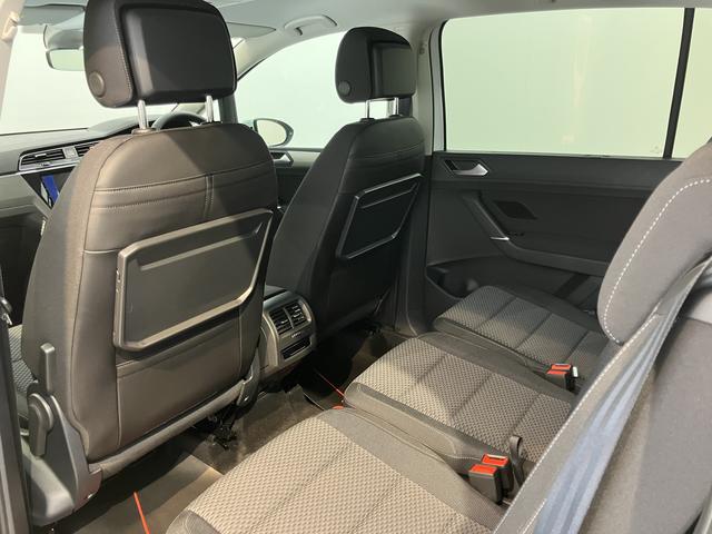 ＶＷ ゴルフトゥーランＴＳＩ　コンフォートラインナビ　バックモニター　Ｂｌｕｅｔｏｏｔｈ　ＥＴＣ　クルーズコントロール　プッシュスタート　アイドリングストップ　電動パーキング　オートライト　ＬＥＤヘッドライト　障害物センサー　衝突被害軽減システム（愛媛県）の中古車