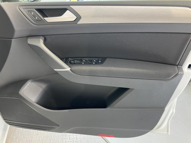 ＶＷ ゴルフトゥーランＴＳＩ　コンフォートラインナビ　バックモニター　Ｂｌｕｅｔｏｏｔｈ　ＥＴＣ　クルーズコントロール　プッシュスタート　アイドリングストップ　電動パーキング　オートライト　ＬＥＤヘッドライト　障害物センサー　衝突被害軽減システム（愛媛県）の中古車