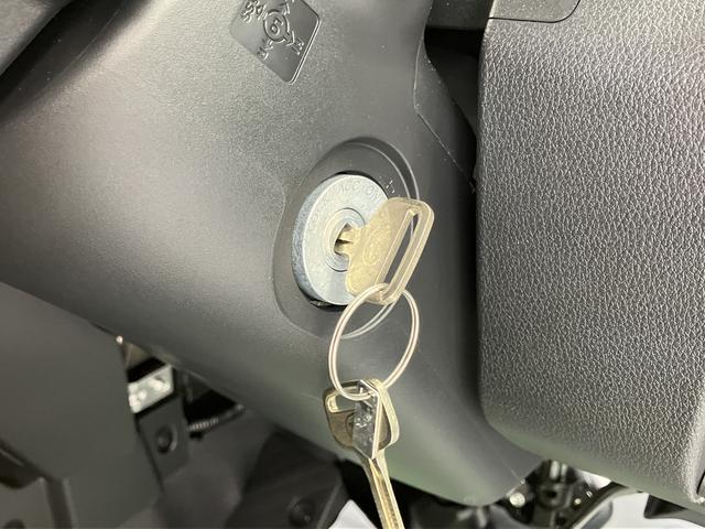 ハイゼットトラックスタンダード　農用スペシャル４ＷＤ　ＣＶＴ車　オートライト　荷台作業灯　障害物センサー　アイドリングストップ　マニュアルエアコン　パワステ　ＡＢＳ　ラジオ　運転席エアバッグ　助手席エアバッグ（愛媛県）の中古車