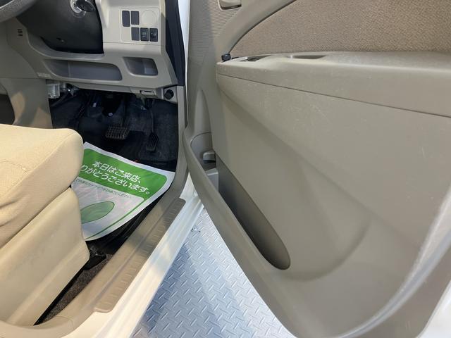 ムーヴＬ２ＷＤ　ＣＶＴ車　ＣＤ　ラジオ　アイドリングストップ　ベンチシート　電動格納ドアミラー　マニュアルエアコン　パワステ　パワーウィンドウ　キーレスエントリー（愛媛県）の中古車