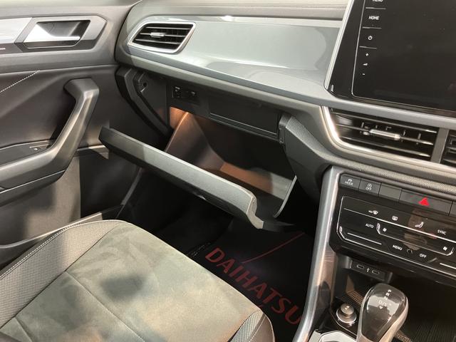 VW T−ロックTDI スタイル純正ナビ バックモニター Bluetooth ラジオ プッシュスタート アイドリングストップ オートライト LEDヘッドライト クルーズコントロール 電動パーキング 電動格納ドアミラー(愛媛県)の中古車