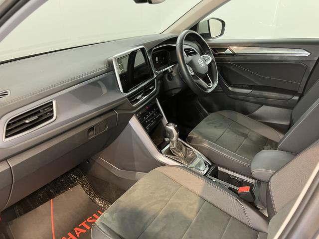 VW T−ロックTDI スタイル純正ナビ バックモニター Bluetooth ラジオ プッシュスタート アイドリングストップ オートライト LEDヘッドライト クルーズコントロール 電動パーキング 電動格納ドアミラー(愛媛県)の中古車