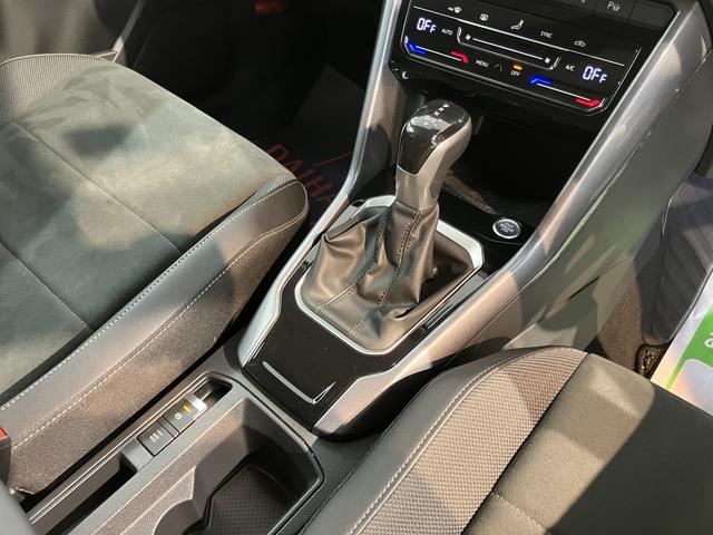 VW T−ロックTDI スタイル純正ナビ バックモニター Bluetooth ラジオ プッシュスタート アイドリングストップ オートライト LEDヘッドライト クルーズコントロール 電動パーキング 電動格納ドアミラー(愛媛県)の中古車