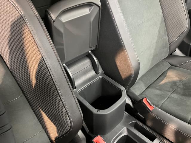 VW T−ロックTDI スタイル純正ナビ バックモニター Bluetooth ラジオ プッシュスタート アイドリングストップ オートライト LEDヘッドライト クルーズコントロール 電動パーキング 電動格納ドアミラー(愛媛県)の中古車