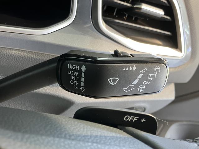 VW T−ロックTDI スタイル純正ナビ バックモニター Bluetooth ラジオ プッシュスタート アイドリングストップ オートライト LEDヘッドライト クルーズコントロール 電動パーキング 電動格納ドアミラー(愛媛県)の中古車