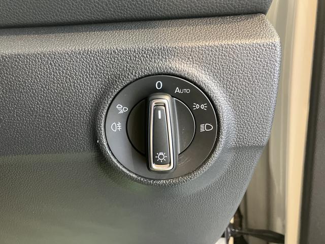 VW T−ロックTDI スタイル純正ナビ バックモニター Bluetooth ラジオ プッシュスタート アイドリングストップ オートライト LEDヘッドライト クルーズコントロール 電動パーキング 電動格納ドアミラー(愛媛県)の中古車