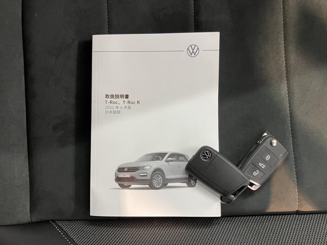 VW T−ロックTDI スタイル純正ナビ バックモニター Bluetooth ラジオ プッシュスタート アイドリングストップ オートライト LEDヘッドライト クルーズコントロール 電動パーキング 電動格納ドアミラー(愛媛県)の中古車