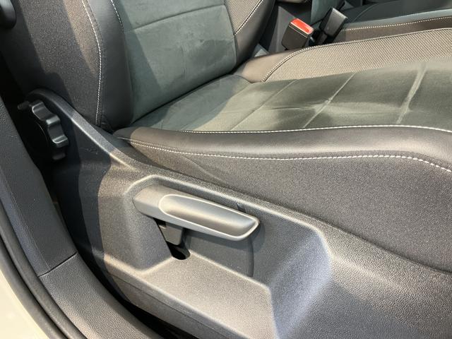 VW T−ロックTDI スタイル純正ナビ バックモニター Bluetooth ラジオ プッシュスタート アイドリングストップ オートライト LEDヘッドライト クルーズコントロール 電動パーキング 電動格納ドアミラー(愛媛県)の中古車