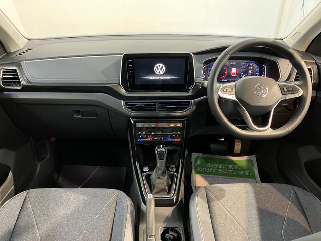 ＶＷ Ｔ−クロスＴＳＩ　スタイル２ＷＤ　アダプティブクルーズコントロール　オートライト　ＬＥＤヘッドライト　運転席・助手席シートヒーター　純正ナビ　コーナーセンサー　アイドリングストップ車　純正アルミホイール　　ＥＴＣ車載器（愛媛県）の中古車
