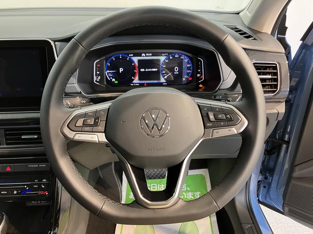 ＶＷ Ｔ−クロスＴＳＩ　スタイル２ＷＤ　アダプティブクルーズコントロール　オートライト　ＬＥＤヘッドライト　運転席・助手席シートヒーター　純正ナビ　コーナーセンサー　アイドリングストップ車　純正アルミホイール　　ＥＴＣ車載器（愛媛県）の中古車