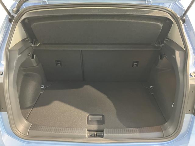 ＶＷ Ｔ−クロスＴＳＩ　スタイル２ＷＤ　アダプティブクルーズコントロール　オートライト　ＬＥＤヘッドライト　運転席・助手席シートヒーター　純正ナビ　コーナーセンサー　アイドリングストップ車　純正アルミホイール　　ＥＴＣ車載器（愛媛県）の中古車