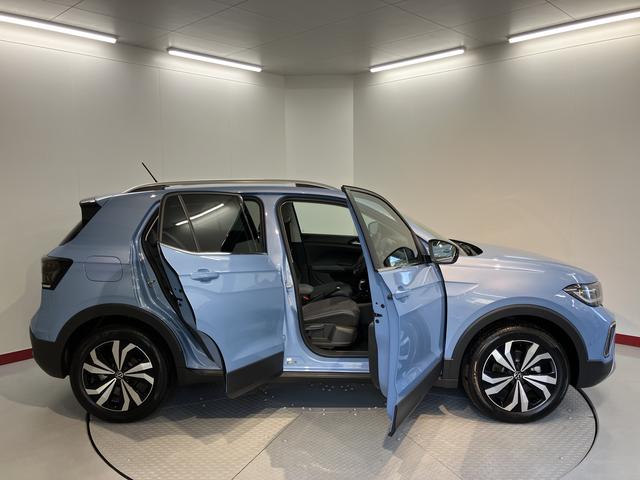 ＶＷ Ｔ−クロスＴＳＩ　スタイル２ＷＤ　アダプティブクルーズコントロール　オートライト　ＬＥＤヘッドライト　運転席・助手席シートヒーター　純正ナビ　コーナーセンサー　アイドリングストップ車　純正アルミホイール　　ＥＴＣ車載器（愛媛県）の中古車