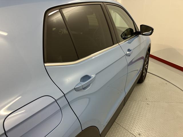 ＶＷ Ｔ−クロスＴＳＩ　スタイル２ＷＤ　アダプティブクルーズコントロール　オートライト　ＬＥＤヘッドライト　運転席・助手席シートヒーター　純正ナビ　コーナーセンサー　アイドリングストップ車　純正アルミホイール　　ＥＴＣ車載器（愛媛県）の中古車