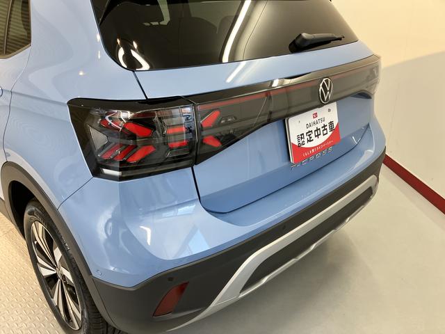 ＶＷ Ｔ−クロスＴＳＩ　スタイル２ＷＤ　アダプティブクルーズコントロール　オートライト　ＬＥＤヘッドライト　運転席・助手席シートヒーター　純正ナビ　コーナーセンサー　アイドリングストップ車　純正アルミホイール　　ＥＴＣ車載器（愛媛県）の中古車