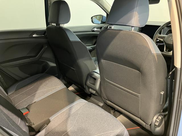 ＶＷ Ｔ−クロスＴＳＩ　スタイル２ＷＤ　アダプティブクルーズコントロール　オートライト　ＬＥＤヘッドライト　運転席・助手席シートヒーター　純正ナビ　コーナーセンサー　アイドリングストップ車　純正アルミホイール　　ＥＴＣ車載器（愛媛県）の中古車
